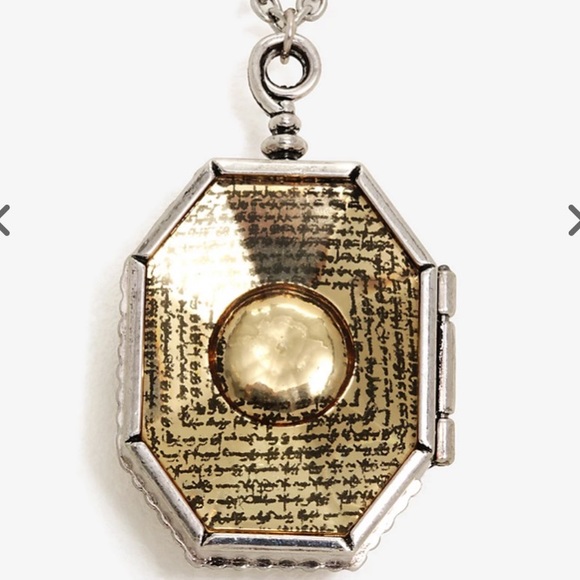 🐍Harry Potter Horcrux Slytherin Locket Necklace🐍 - Picture 5 of 8